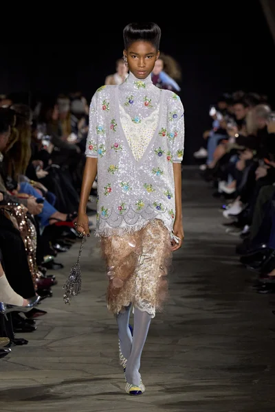 Look 7